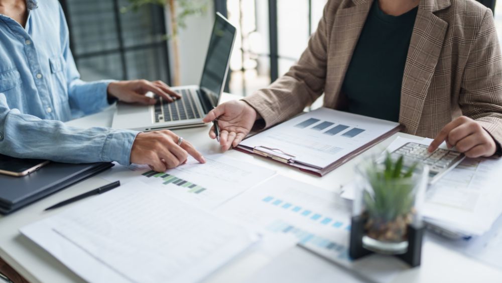 Factoring Exit Strategies: A Comprehensive Guide to Transitioning Away from Factoring - Reviewing documents
